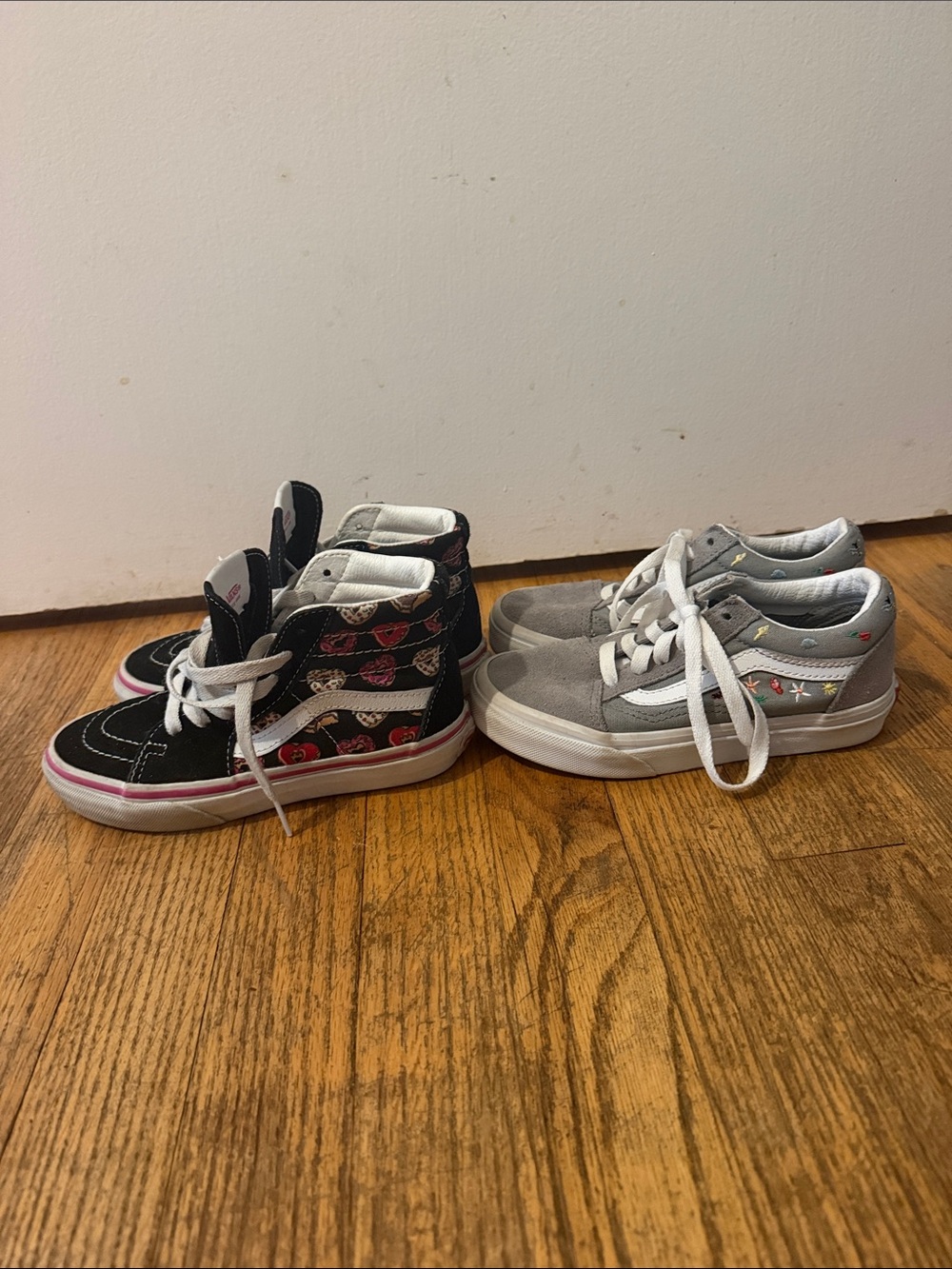 Vans Kids' Black Heart-Print Sk8-Hi & Gray Low-Top Sneakers